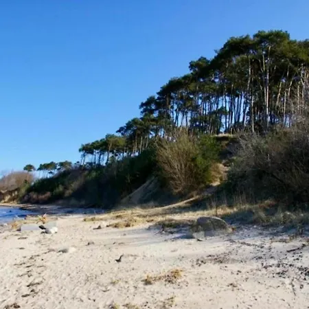 Cozy Coastal With Garden * Hohenkirchen (Nordwestmecklenburg)